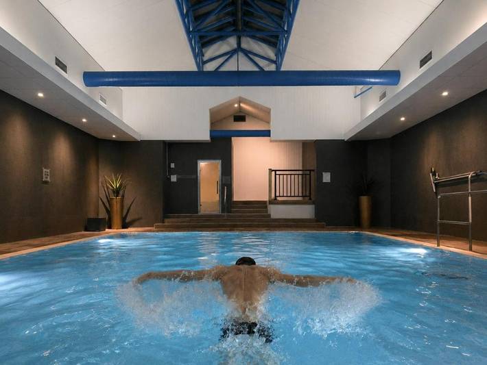 Hotel para 2 personas, con vistas y sauna además de terraza y piscina - 1