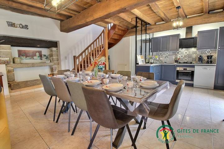 Gîte pour 10 personnes, avec jardin et terrasse, animaux acceptés à Limerzel - 3