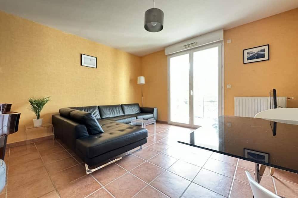 Entire apartment, Spacious apartment 2 pers + Balcony in Chamalières, Volcans d'Auvergne Regional Nature Park