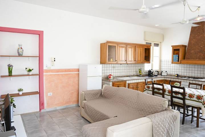 Location de vacances pour 8 personnes, avec jardin à Sant'Isidoro