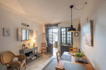 Gîte pour 3 personnes, avec balcon à Lanas