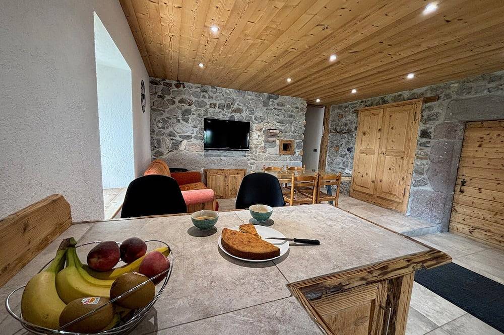 Ganze Wohnung, Gemütliches Apartment mit Bergambiente in Mieussy, Region Bonneville