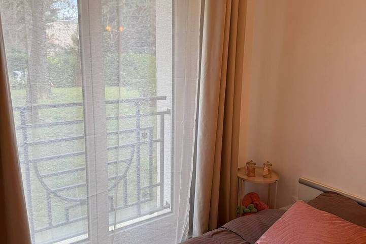Ganze Wohnung, Cosy apartment near Paris (10 min Eiffel Tower and Champs Elysées) in Rueil-Malmaison, Hauts-de-Seine
