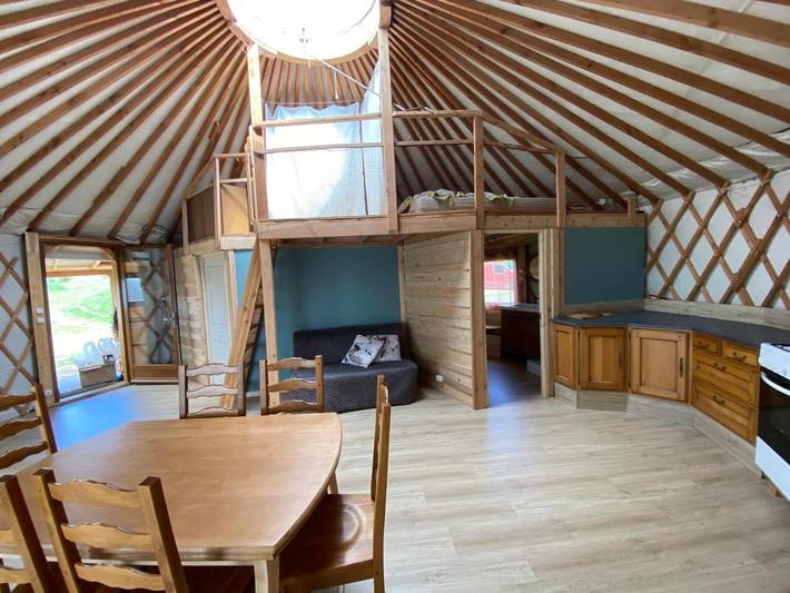 Tente pour 8 personnes, avec vue et terrasse dans la Loire - 3