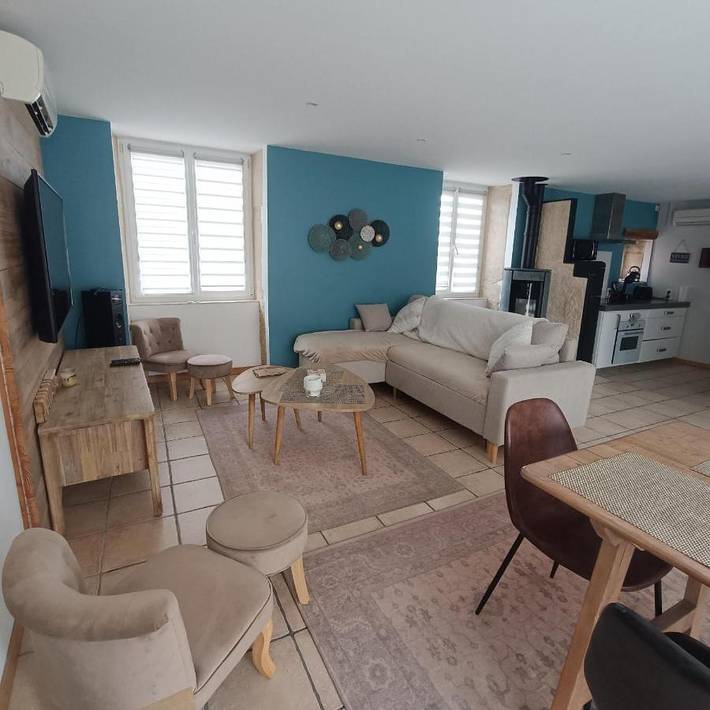 Location de vacances pour 4 personnes, avec vue et jardin à L'Isle-d'Abeau - 2