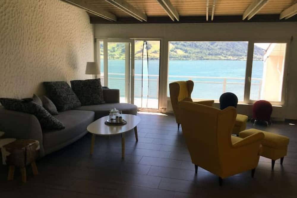 Apartamento entero, Traumwohnung, grosse Terrasse, direkt am Zuger See in Arth, Lago de los Cuatro Cantones