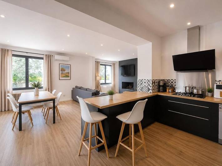 Ferienhaus für 6 Personen, mit Ausblick und Garten sowie Pool und Terrasse, mit Haustier - 1