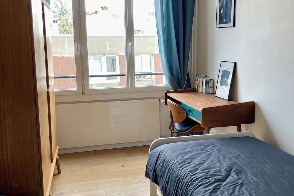 Entire apartment, Bel Appartement au Calme à Issy, à 10 min du Parc des Expositions in Issy-les-Moulineaux, Hauts-de-Seine