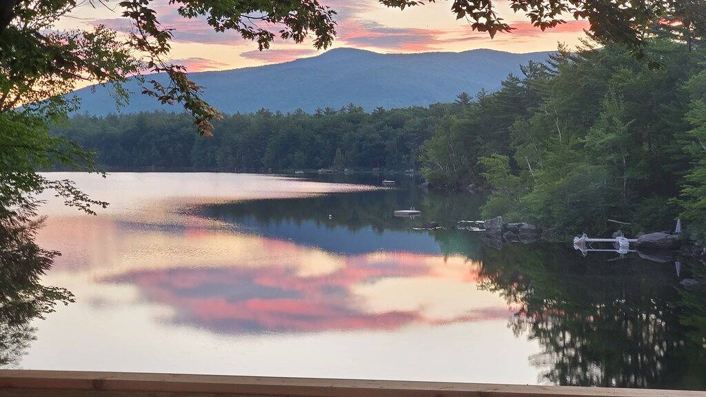 Private home with beach in a secluded cove all to yourself. in Moultonborough, Lake Winnipesaukee