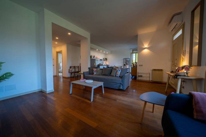 Location de vacances pour 8 personnes, avec balcon et vue sur le lac dans Angera - 4