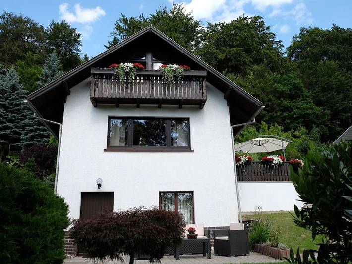 Ferienhaus für 4 Personen, mit Terrasse und Garten sowie Pool und Sauna in Sonneberg