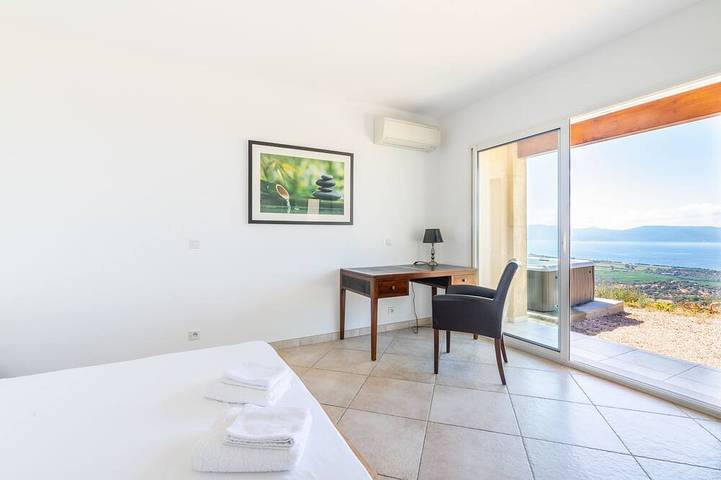 Magnificent villa heated swimming pool jacuzzi panoramic sea view 3km from the beach in Serra-di-Ferro, Ajaccio region