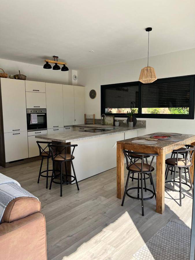 Gîte pour 4 personnes, avec vue et jardin à Castellare-di-Casinca - 2