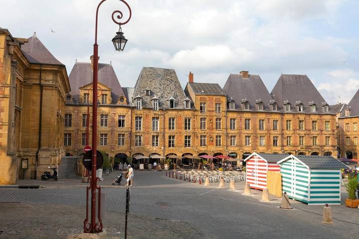Gîte pour 4 personnes, avec vue et jardin dans Place Ducale Charleville Mezieres - 3