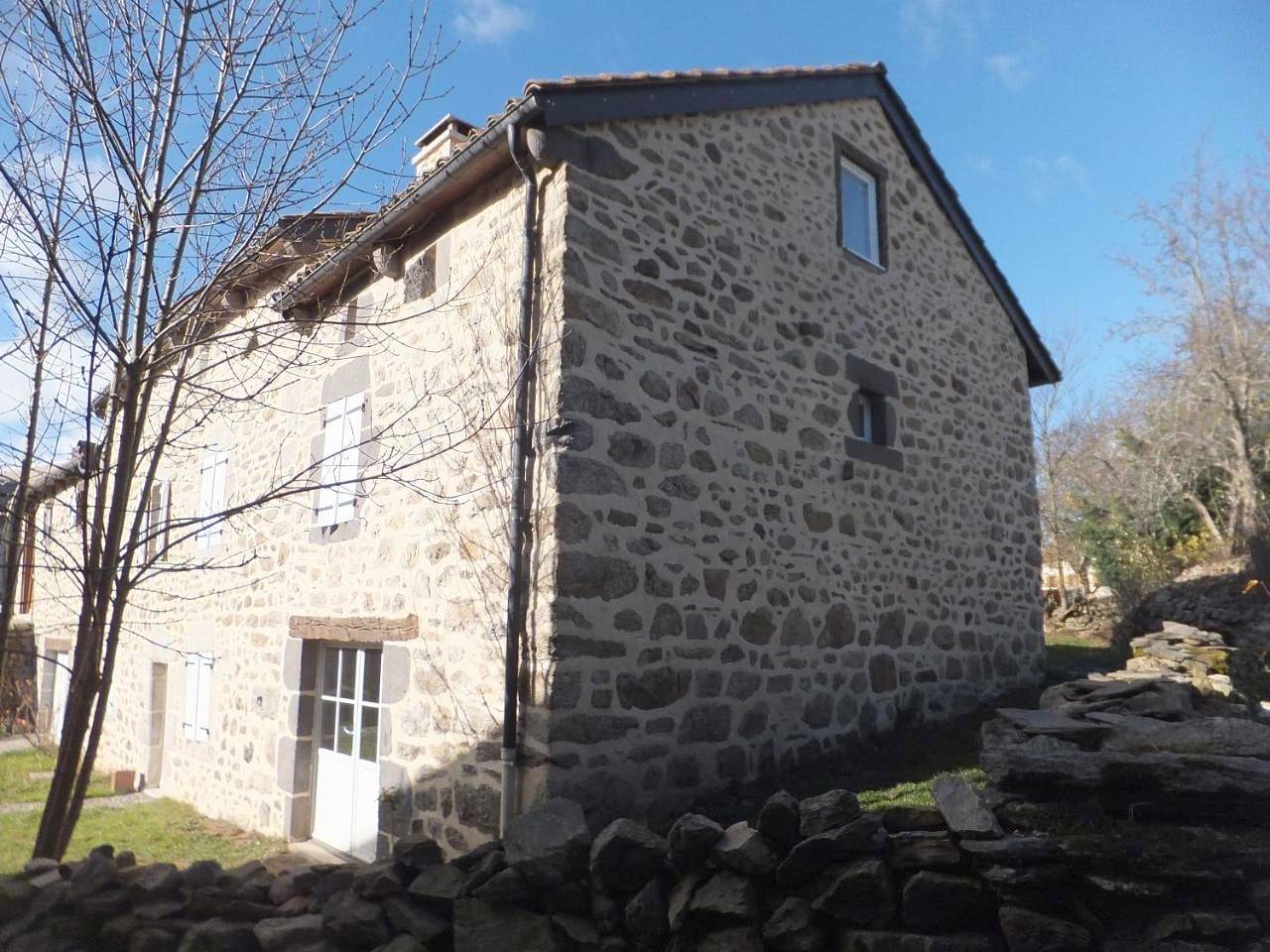 Two-Bedroom House in Anglards-de-Saint-Flour, Région de Saint-Flour