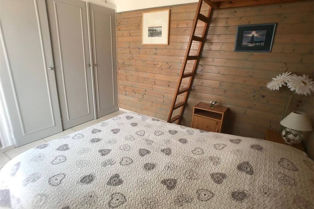 Apartamento entero, Apartamento T2 con Terraza, 4 Personas, a 150m de la Playa y Parking Privado in Port Leucate, Leucate