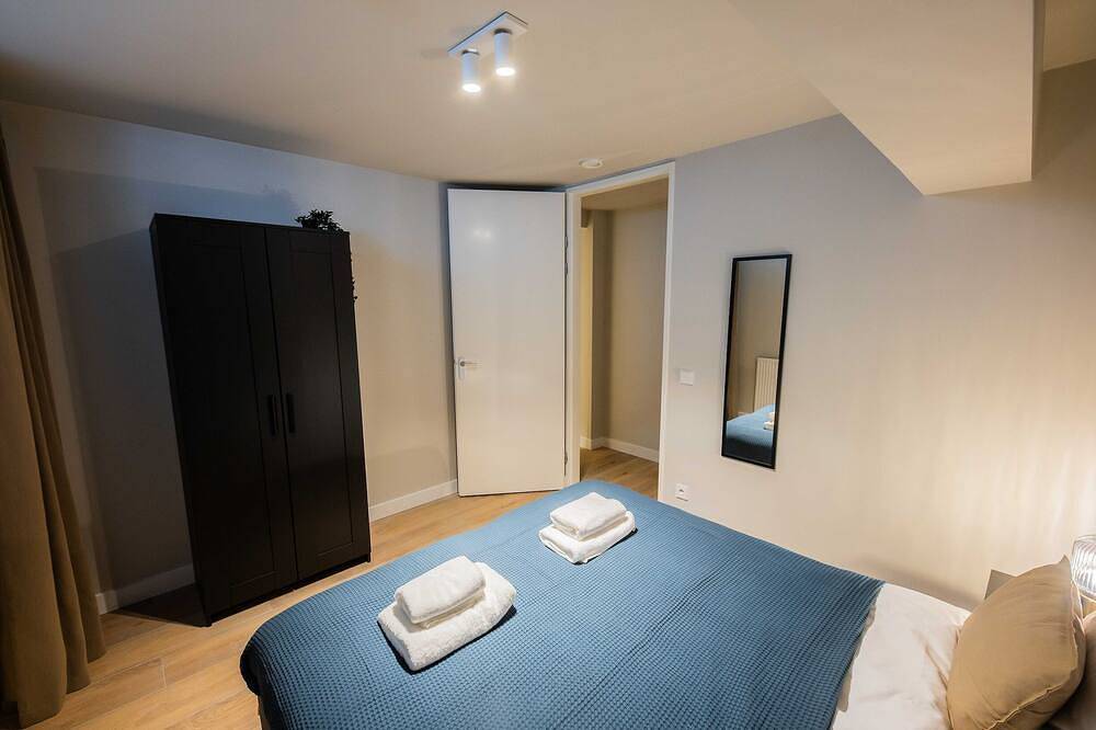 Contemporary 3Bdr Apartment Ws in Rotterdam, South Holland