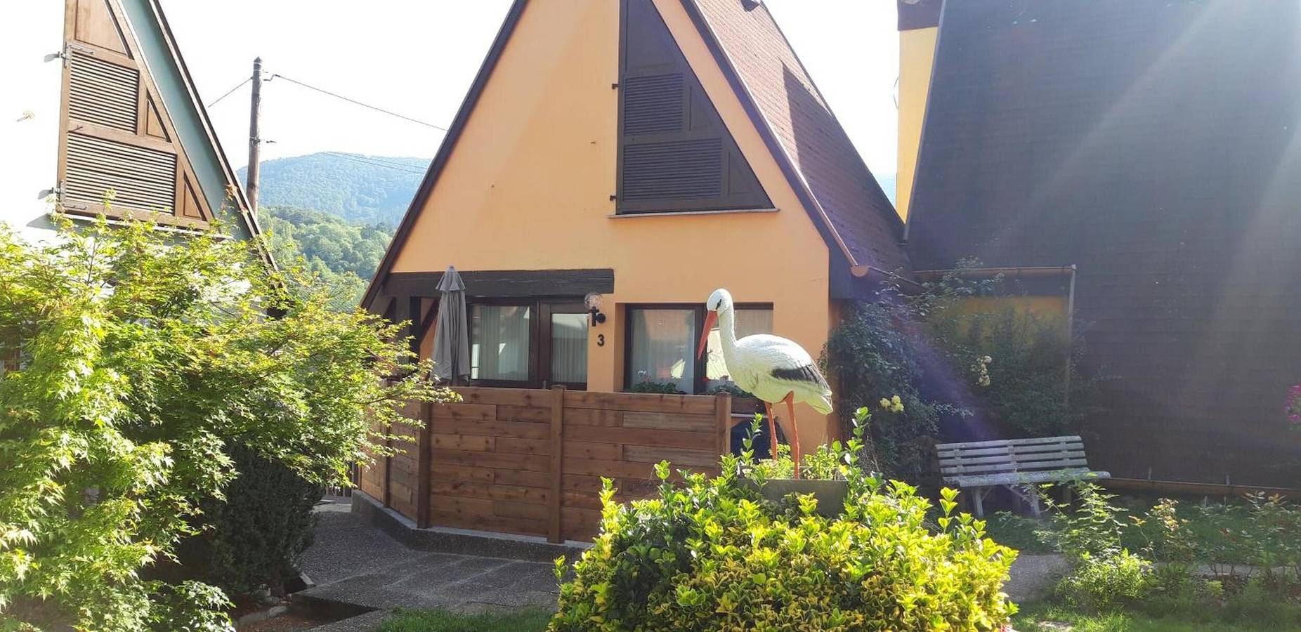 Gîte Pinot Blanc – Vignoble de Kaysersberg, parking et terrasse in Kaysersberg, Parc naturel régional des Ballons des Vosges