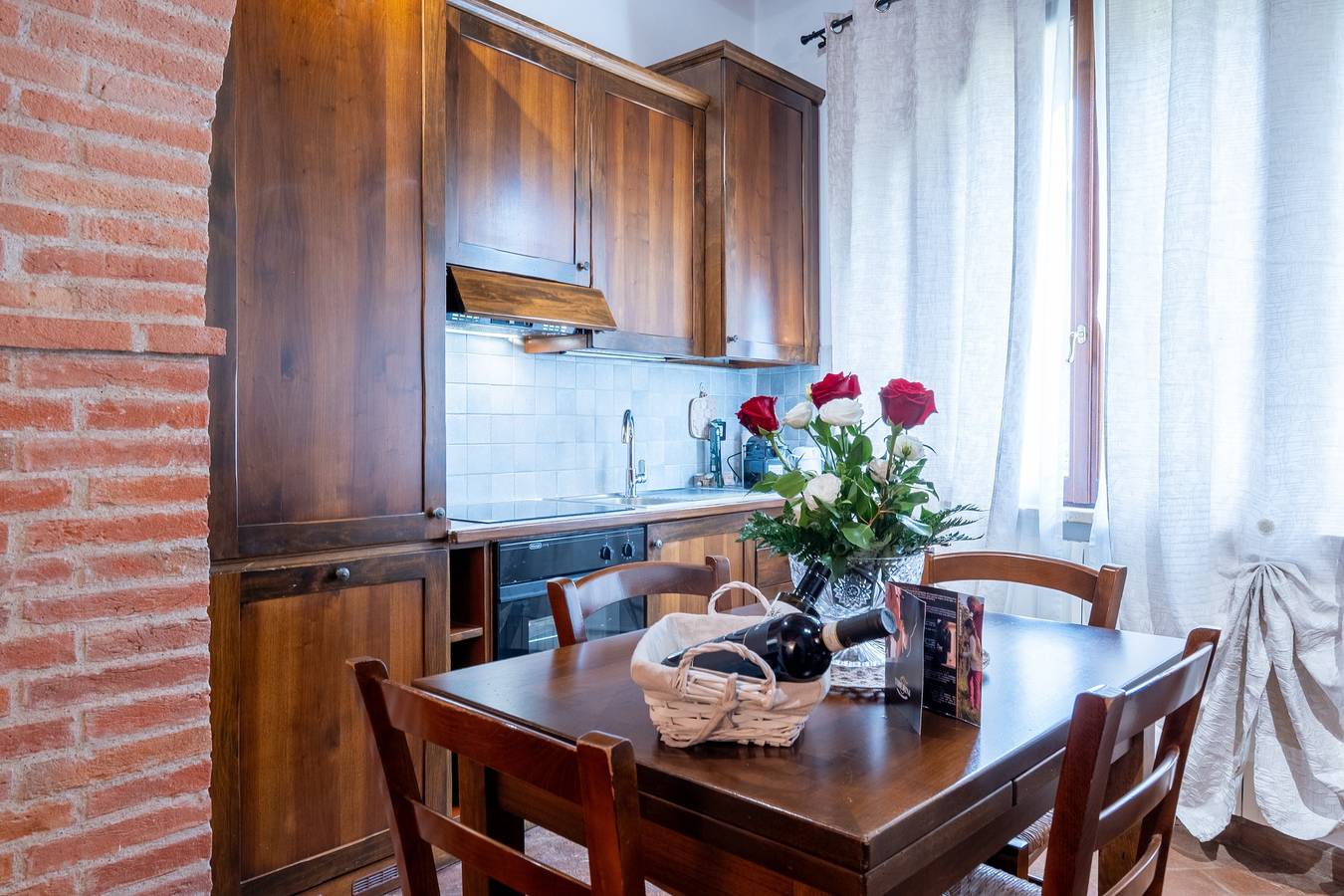 Ganze Wohnung, Apartment „Villa Tiberini 2“ mit Gartenblick, Gemeinschaftspool und Wlan in Torrita di Siena, Siena Provinz