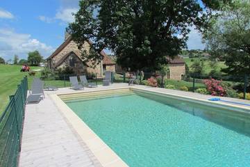 Gîte pour 6 personnes, avec jardin et terrasse à Badefols-d'Ans