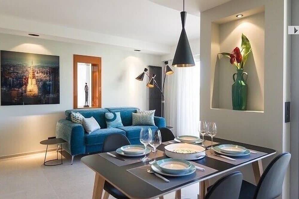 Geheel appartement, Apartment-Suite-Ensuite with Shower-Terrace in Saint-Laurent-du-Var, Cannes regio