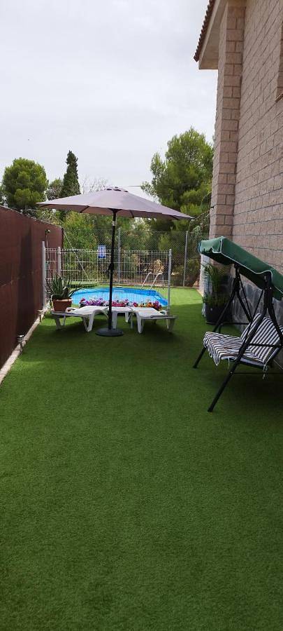 Casa de vacaciones para 12 personas, con piscina además de vistas y jardín - 1