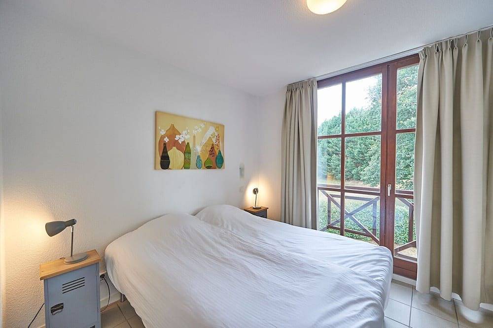 Villa in France with Private Garden & Bbq in Salles, Arcachon region