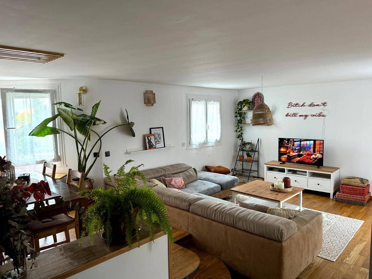 Appartement entier, One-Bedroom Apartment in Éragny, Val-d'Oise