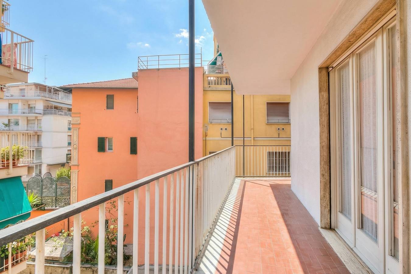 Ganze Wohnung, Casa Letizia few min from sea outdoor dining for 4 in San Remo, Sanremo Gemeinde