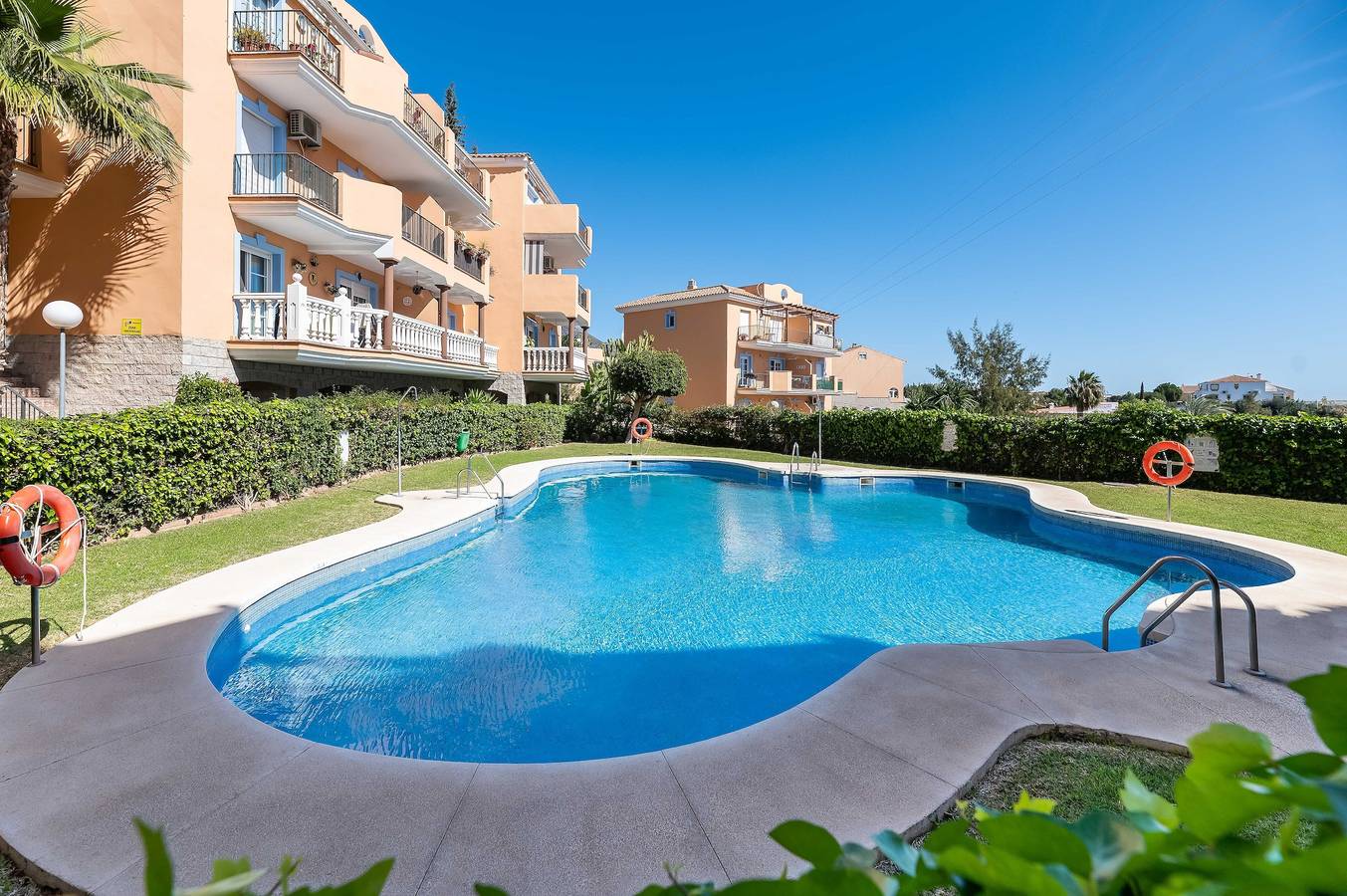 Entire apartment, Holiday Apartment "Sauce Sol Fuengirola" with Sea View, Shared Pool & Private Terrace in Torreblanca (Fuengirola), Fuengirola