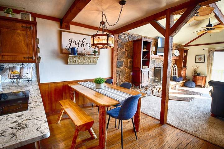 Log cabin for 10 people, with terrace in Lake Tenkiller