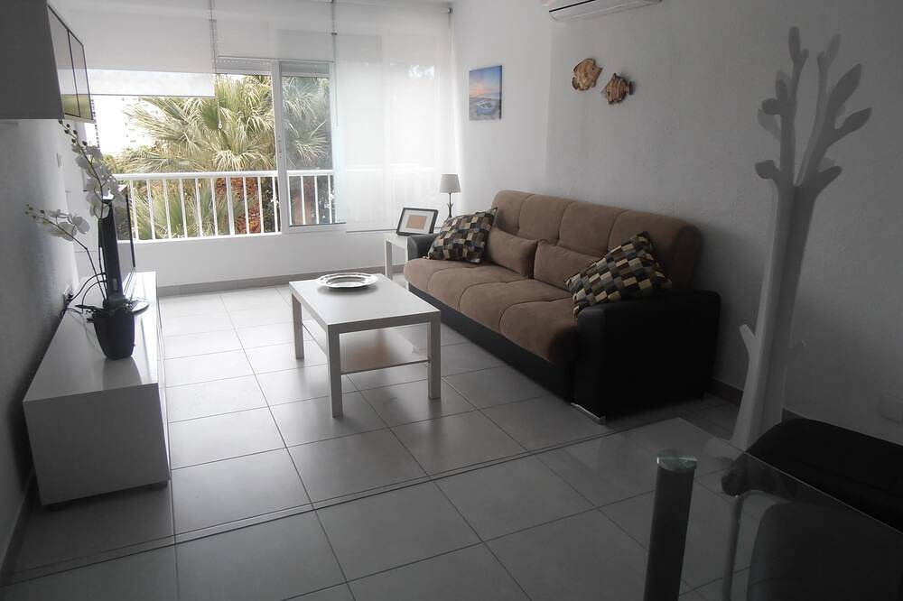 Entire apartment, Fantastic Loft Apartment On The Beach With All Services (Wifi, A / C) in El Barrio, San Juan Playa