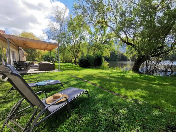 Location de vacances pour 7 personnes, avec jardin et vue sur le lac à Barbazan