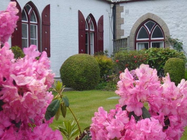 Vacation rental for 2 people, with Terrace and Yard as well as Pool and View in Jersey