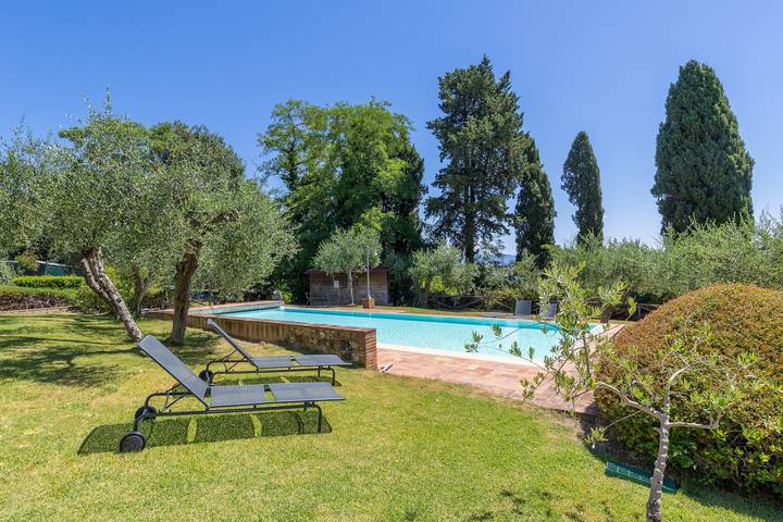 Appartamento intero, Appartamento 'Rosmarino' con Piscina e Giardino in Comune e Wi-Fi in Lajatico, Pisa e dintorni