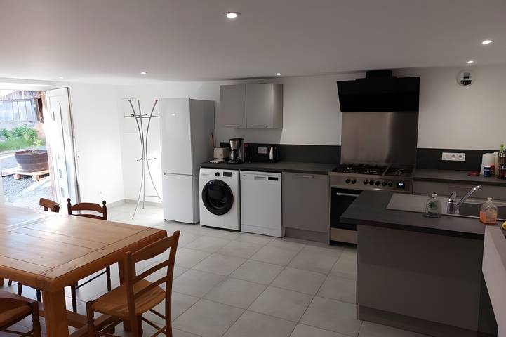 Location de vacances pour 9 personnes, avec jardin, adapté aux familles à Azé (Saône-et-Loir) - 3