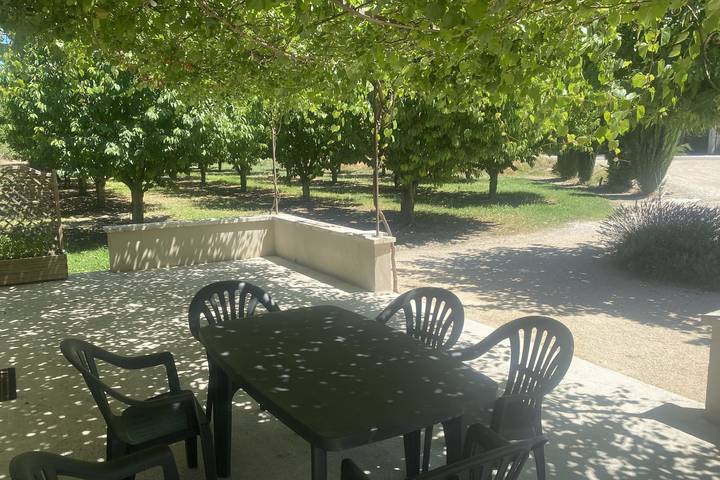 Location de vacances pour 4 personnes, avec terrasse et jardin, adapté aux familles à L'Isle-sur-la-Sorgue - 2