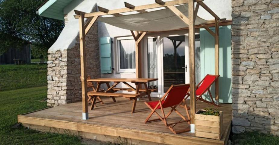 Gîte pour 4 personnes, avec terrasse et jardin à Pey