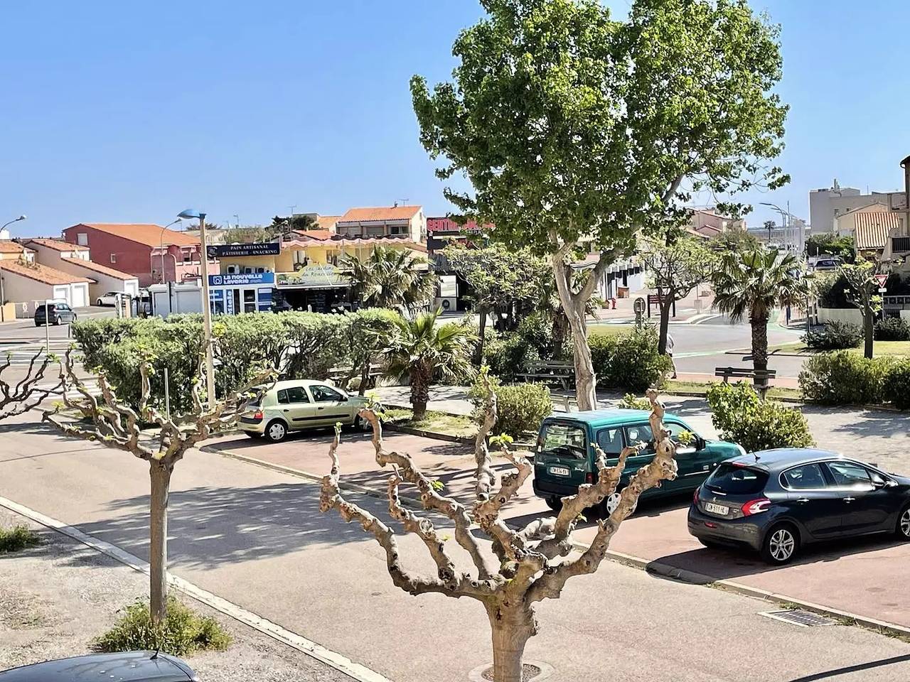 Entire apartment, Near Plage And Trade: 1st floor: T2 for 4 persons in Port-la-Nouvelle, Narbonne region