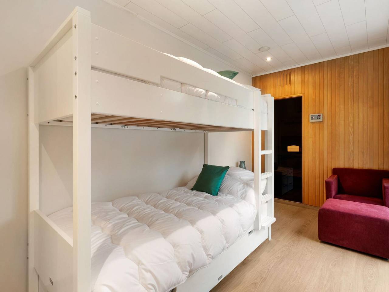 Elegant Holiday Home in De Panne with Sauna in De Panne, Belgische Küste