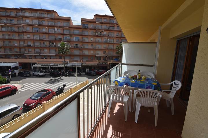 Gîte pour 6 personnes, avec terrasse, animaux acceptés dans Platja Santa Margarita Rosas - 2