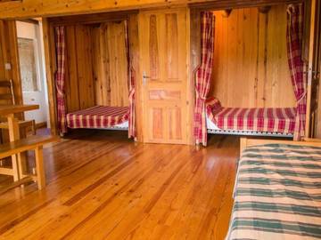 Gîte pour 11 Personnes dans Brion (Lozère), L'Aubrac, Photo 2