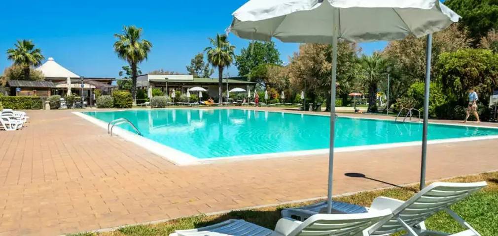 Wohnwagen für 4 Personen, mit Terrasse in der Toskana - 3