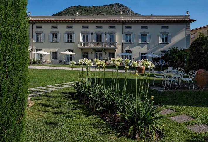 Maison d’hôte pour 3 personnes, avec jardin ainsi que vue et piscine à Lucca