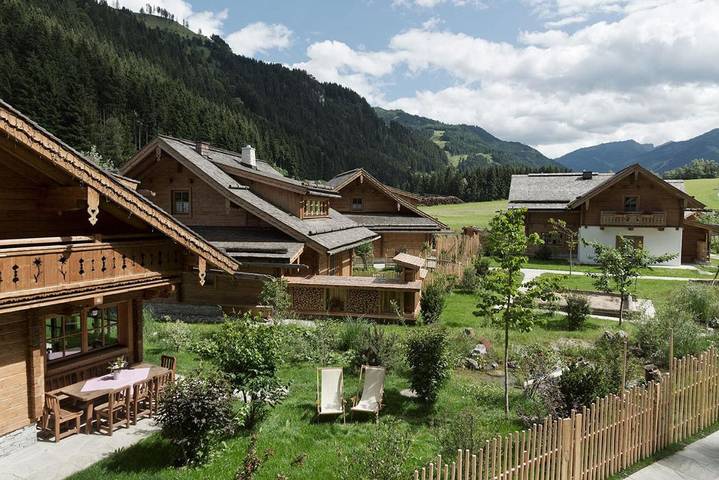 Ferienpark für 2 Personen, mit Balkon und Terrasse sowie Garten und Sauna im Salzburger Land