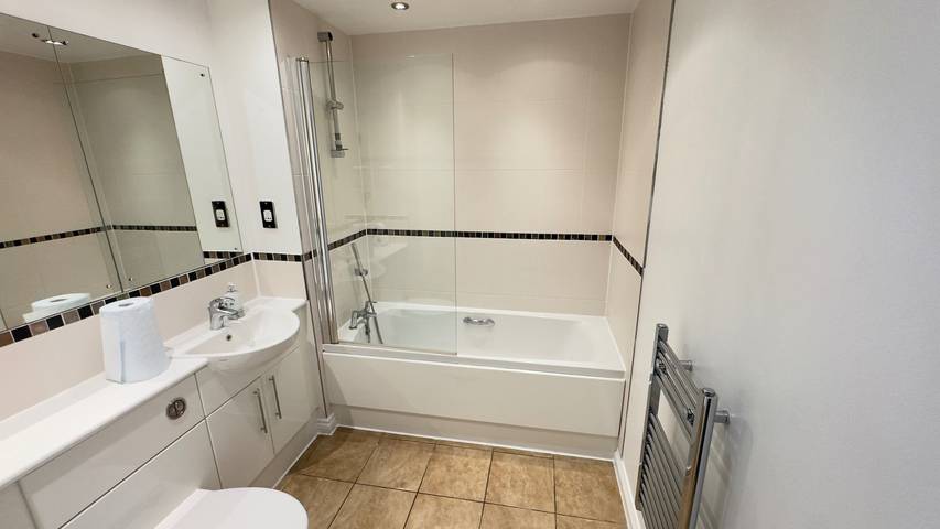 Ganze Ferienwohnung, 2-Bed Apt, Sleeps 7, 5 mins to Camden Market in Camden, London