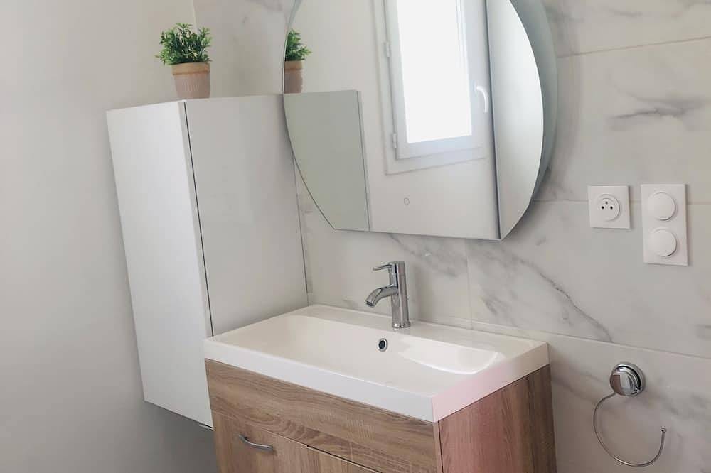 T2 Villa wing + jacuzzi in Camps-la-Source, Brignoles region