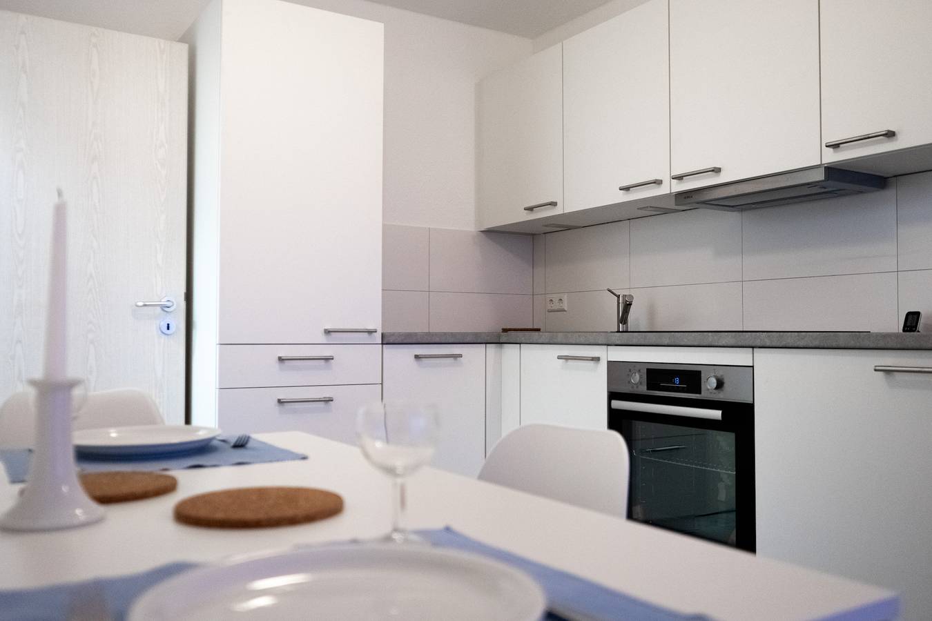 Ganze Ferienwohnung, Ferienwohnung Poster Art - 2-Zimmer-Wohnung, Terrasse, Eg, 49 m² in Hemmenhofen, Gaienhofen