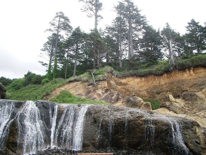 Vacation house for 11 people, with yard in Oregon Coast
