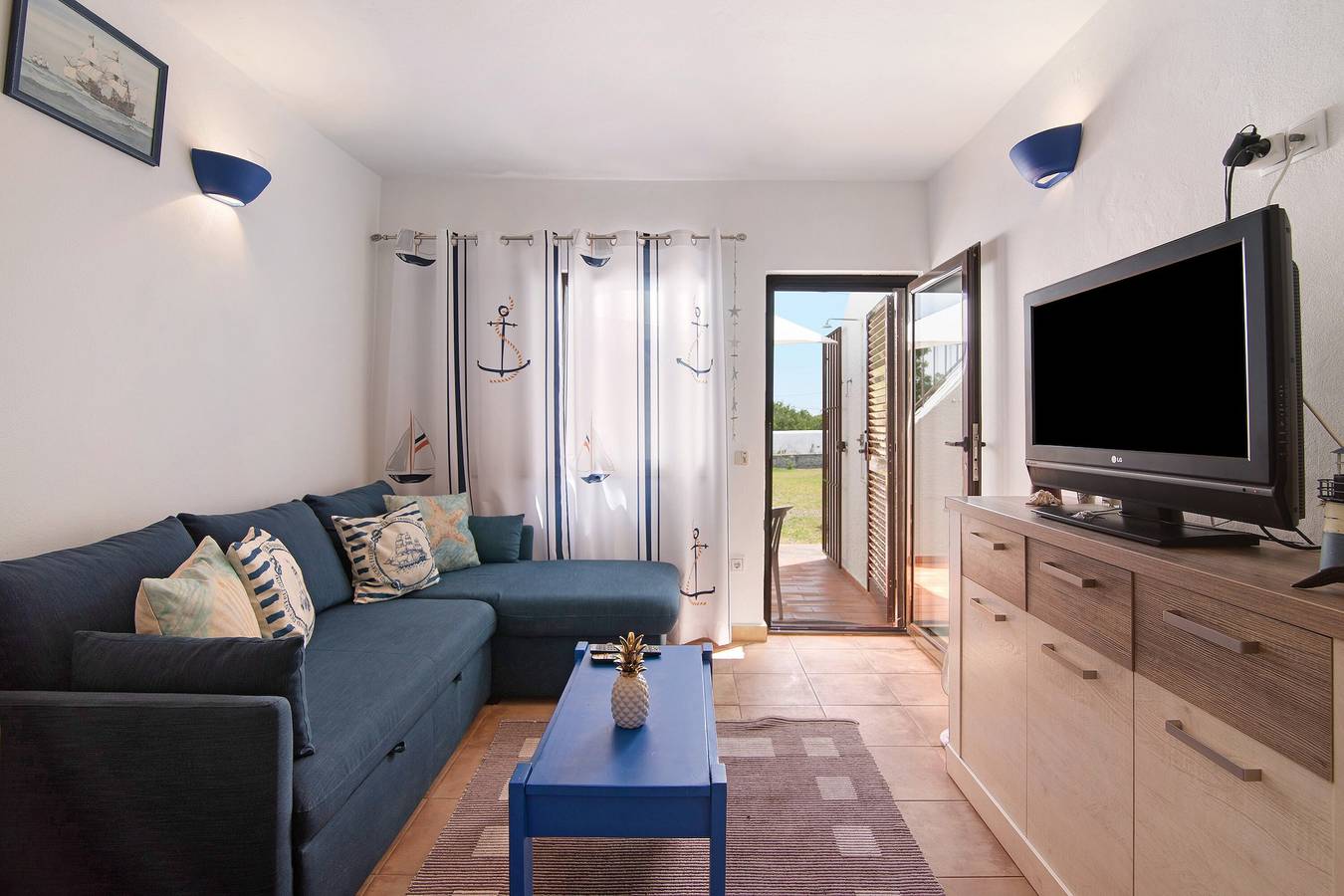 Casa de férias 'Typical Algarve Almargem 75' com terraço privado e jardim partilhado in Cabanas de Tavira, Conceição e Cabanas de Tavira